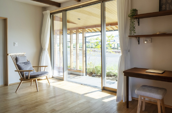 ダイニングからみえる景色。心をリセットして落ち着く場所。