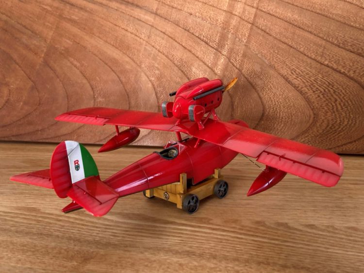 『紅の豚』の飛行機は木製